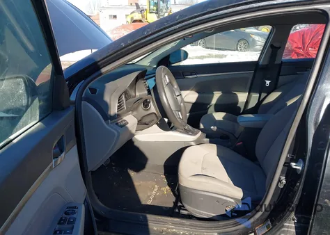 2020 Hyundai Elantra Sel z USA, uszkodzony, nr VIN 5NPD84LF5LH526049